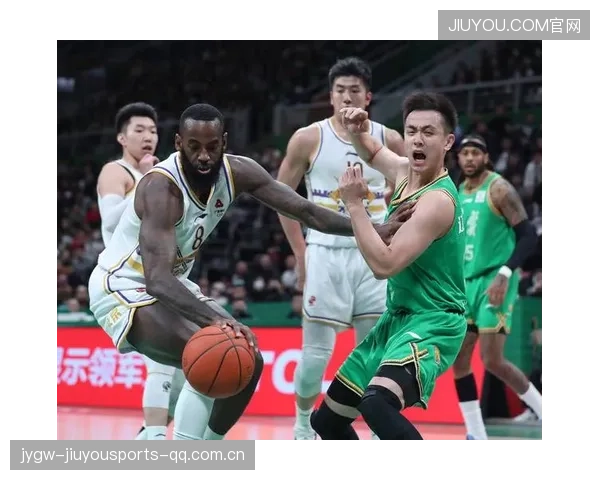 CBA北控多人协防制造对手走步