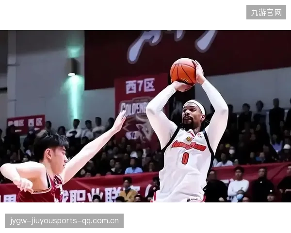 CBA后卫超远三分反绝杀，传奇瞬间震撼全场